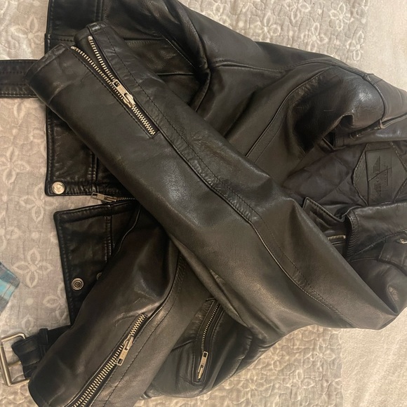 Vintage Leather Jacket - Picture 3 of 6